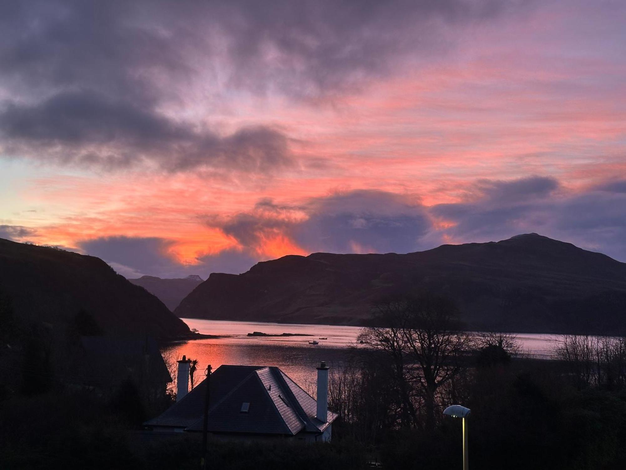 Skyelander Apartments Portree Exterior photo